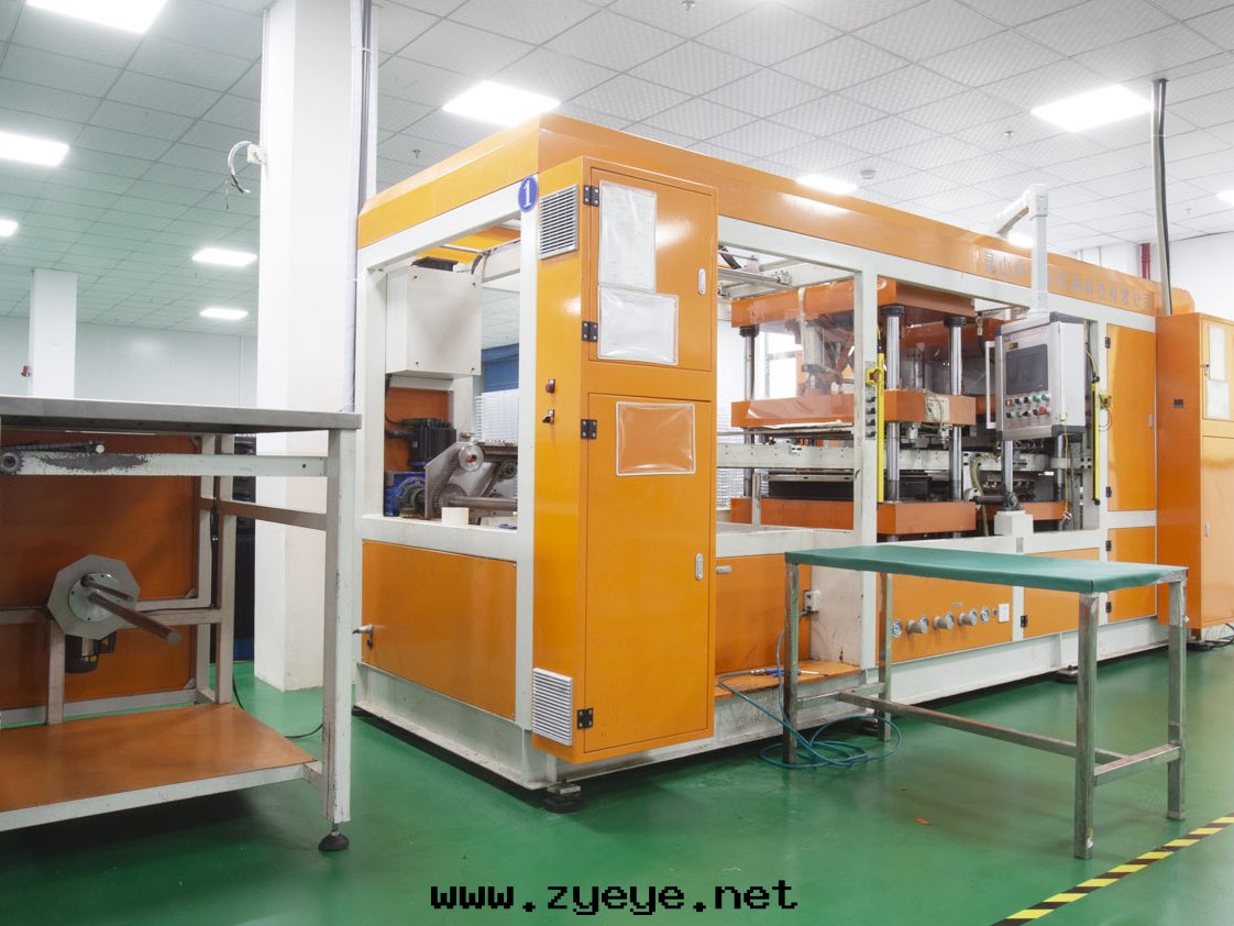 吸塑生(shēng)産設備