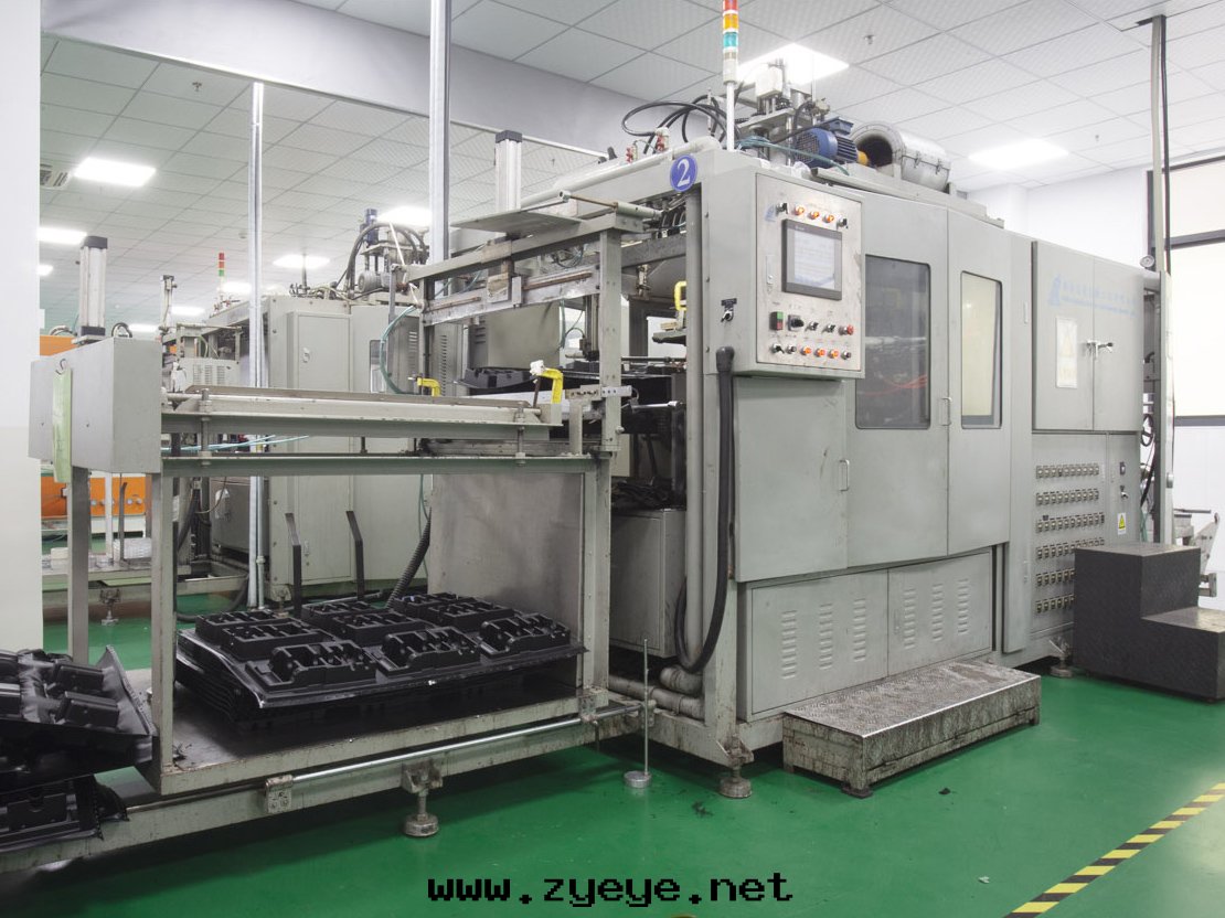 吸塑生(shēng)産設備